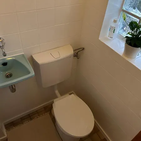 Am Waldrand Mit Grossem Garten דירה *