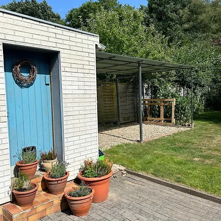 דירה Am Waldrand Mit Grossem Garten