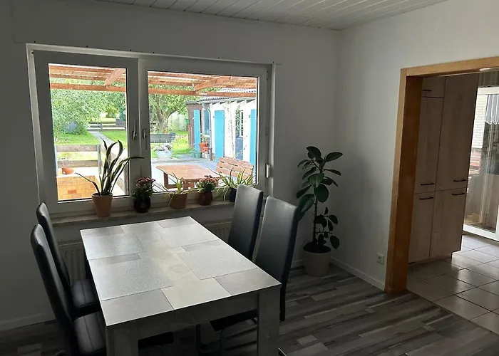 Am Waldrand Mit Grossem Garten レバークーゼン